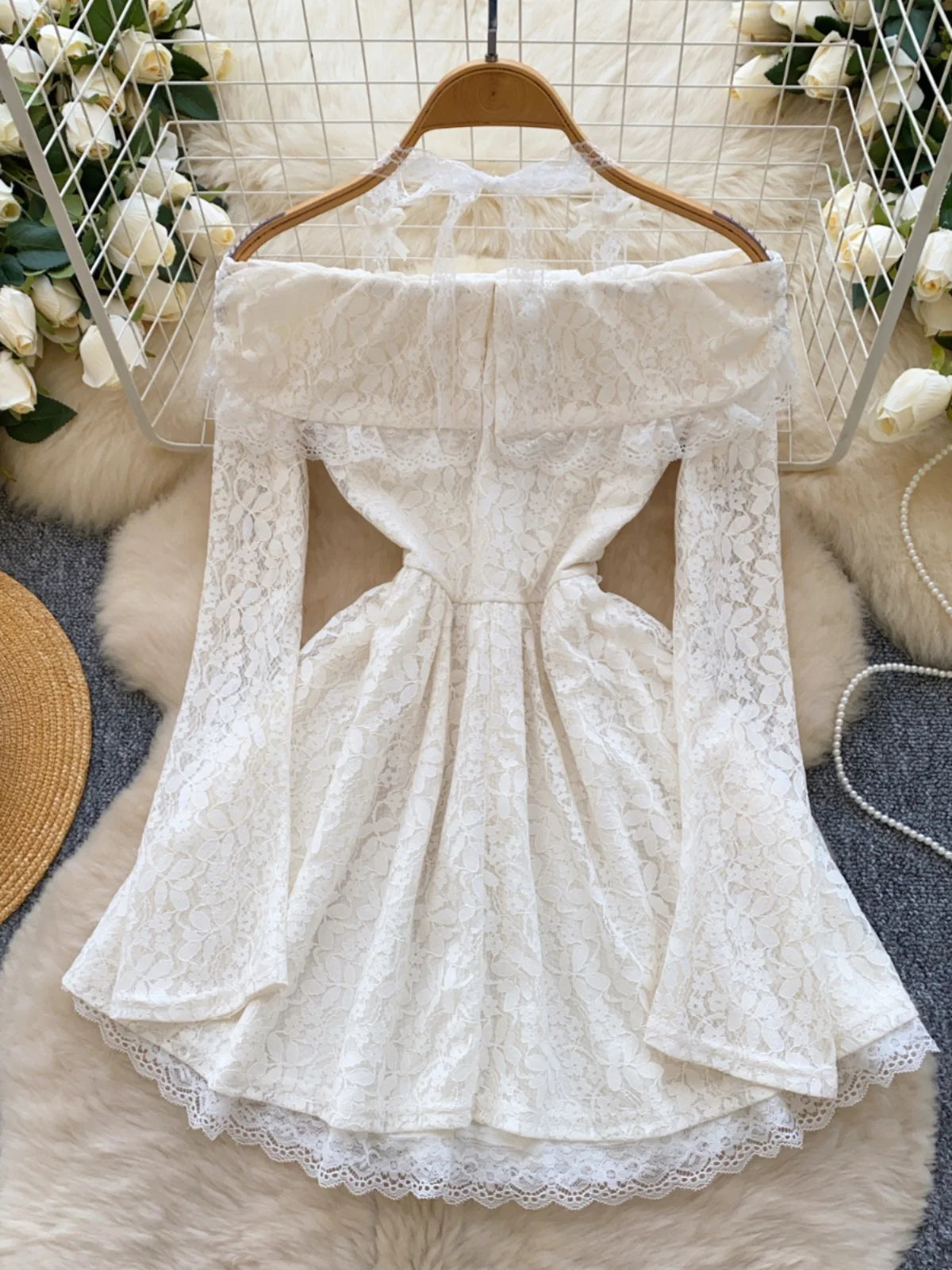 Vintage Women White Lace Elegant Off Shoulder Halter Lace-up Pleated Short Dress Spring High Waist Sexy Party Dress Popular Chic