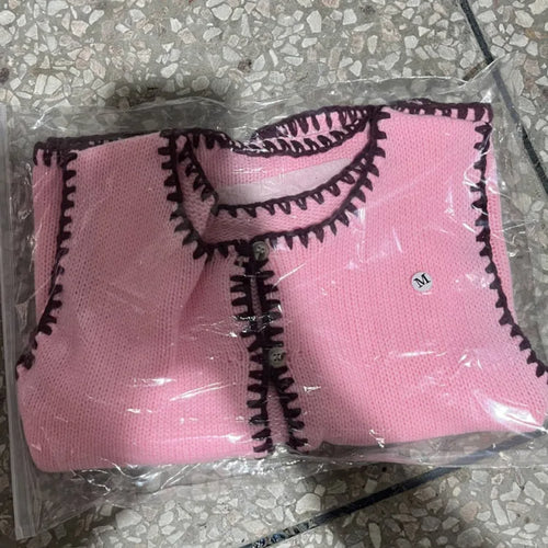 Load image into Gallery viewer, Contrast Color Knit Sweater Vest Women O Neck Single-btrasted Sleeveless Crop Tops Ladies Fashion Knitted Tops Vest
