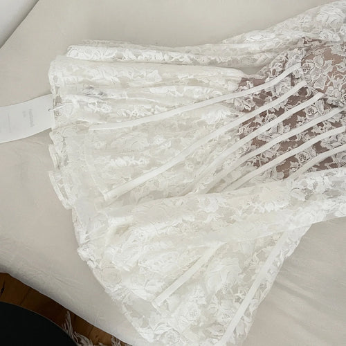 Load image into Gallery viewer, French Vintage Women's White Lace Elegant Backless Pleated Short Dress 2025 Spring Long Sleeves Slim Birthday Party Dress Trendy
