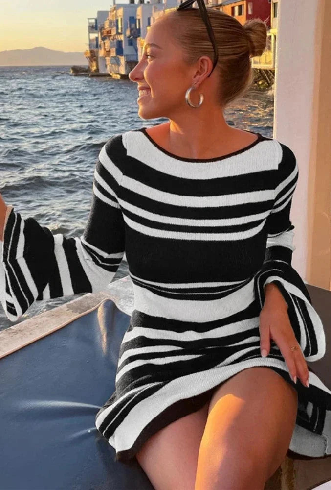 Black White Striped Knit Sweater Dress Resort Wear Sexy Flared Long Sleeve Backless Short Dresses Fall 2023 C16-ED45