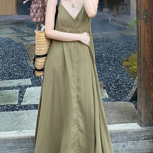 Load image into Gallery viewer, French Style Green Spaghetti Strap Women&#39;s Dresses Summer Solid Color V-neck Backless Chic Female Maxi Dress Casual Dress
