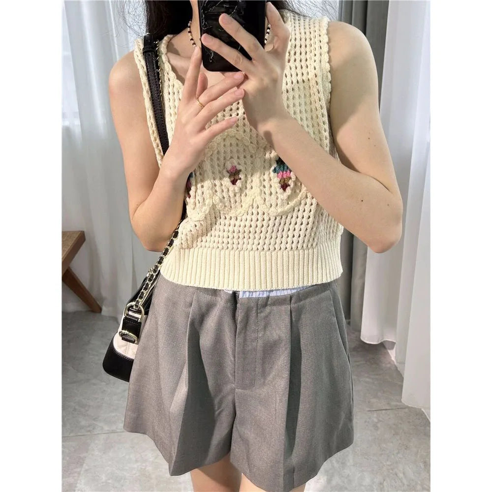 Women Fashion Beige Hollow Out Cropped Knitted Sweater Vest Vintage O-Neck Sleeveless Female Chic Lady Tank Tops B-052
