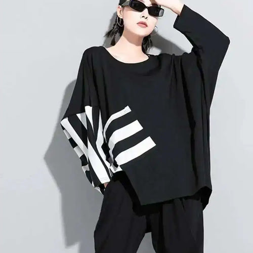 Load image into Gallery viewer, Women Black Striped Irregular Big Size Casual T-shirt New Round Neck Long Sleeve Fashion Tide Spring Autumn 2025 1DF5282
