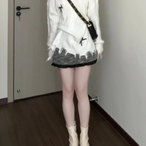 Load image into Gallery viewer, Y2k Aesthetic Hole Autumn Women Sweaters Casual Loose Bow Grunge Knitted Simple Pullovers 2025 Harajuku Solid Tops Pull Femme
