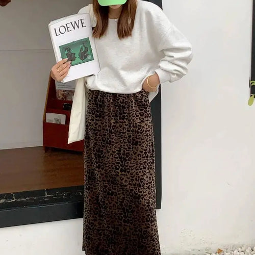 Load image into Gallery viewer, Vintage Ladies Velvet Leopard Print Elastic High Waist Holiday Party Long Skirts Autumn Winter Women Elegant Boho Skirt Popular
