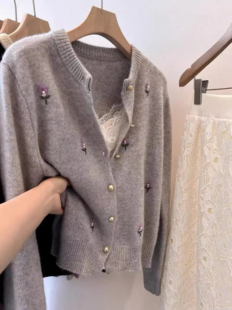 Vintage 2024 New Beige Flower Embroidery Elegant Versatile Knitted Sweater Women Autumn Winter Grey Long Sleeve Cardigan Tops
