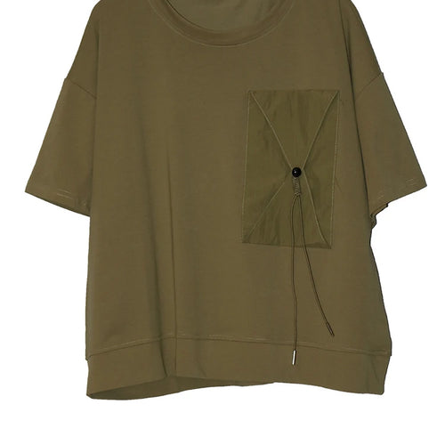 Load image into Gallery viewer, Women Black Pocket Spliced Big Size Casual T-shirt New Round Neck Short Sleeve Fashion Tide Spring Summer 2025 1DJ0898
