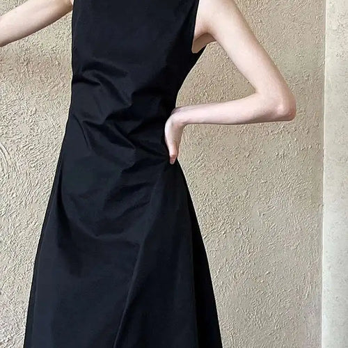 Load image into Gallery viewer, Women Black Pleated Elegant Pleated Long A-line Dress New Round Neck Sleeveless Fashion Tide Spring Summer 2025 1DH6117

