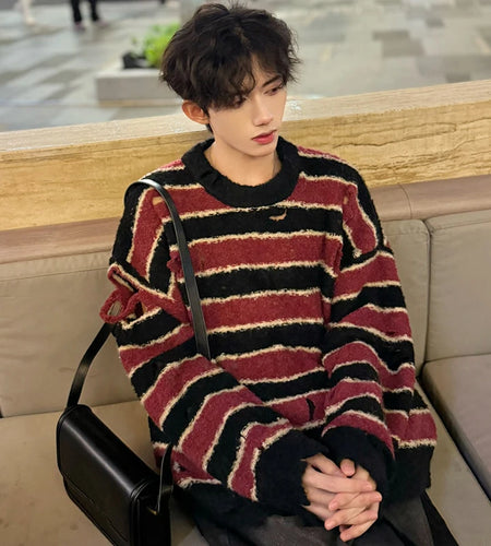 Niche Design Men's Sweaters Round Collar Casual Striped Hole Design Contrast Color Loose Male Pullover Knits Chic 9C4142