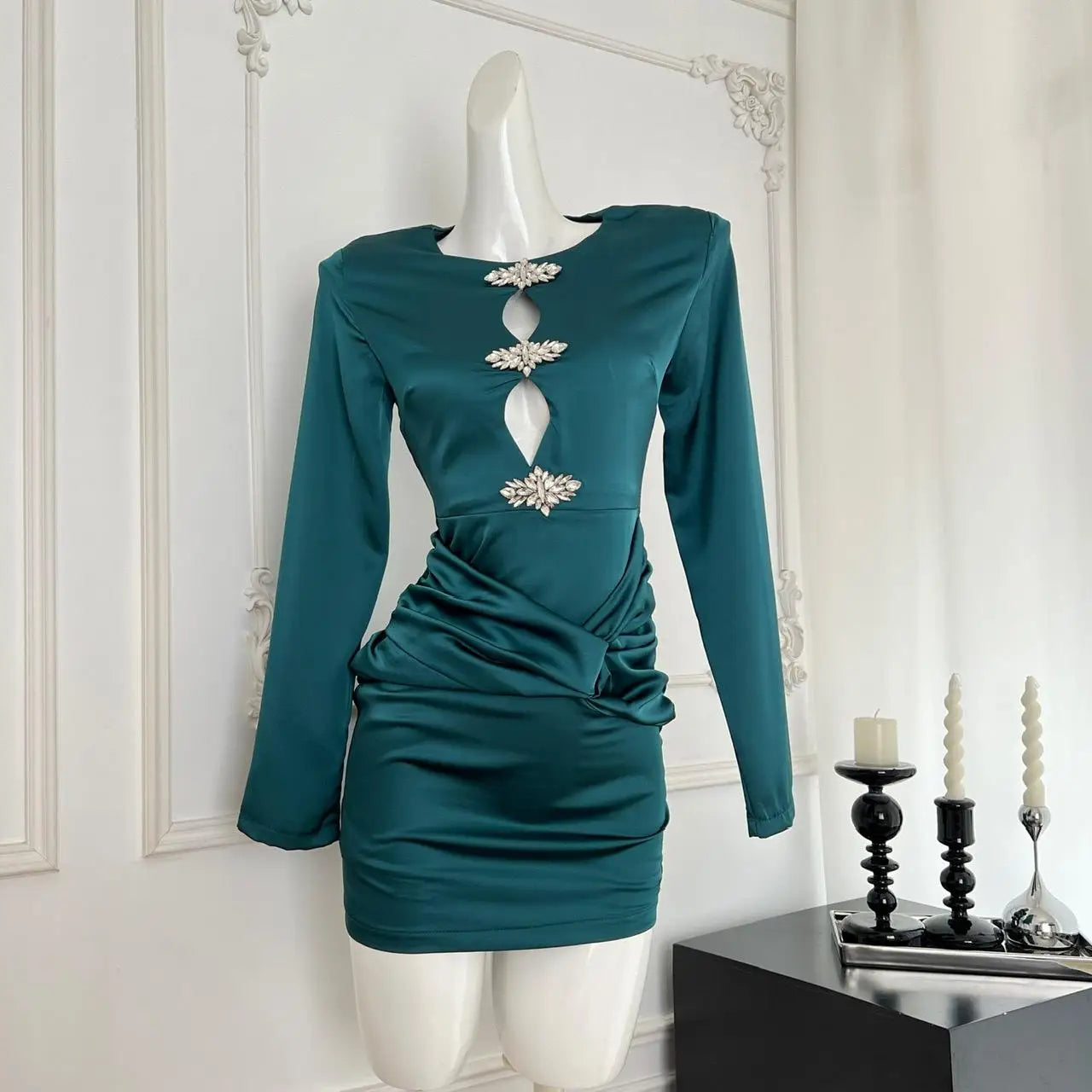 Autumn 2024 Green Diamond Elegant Wrap Hip Pleated Short Dress Women Round Neck Sexy Hollow Out Festival Party Evening Dress New