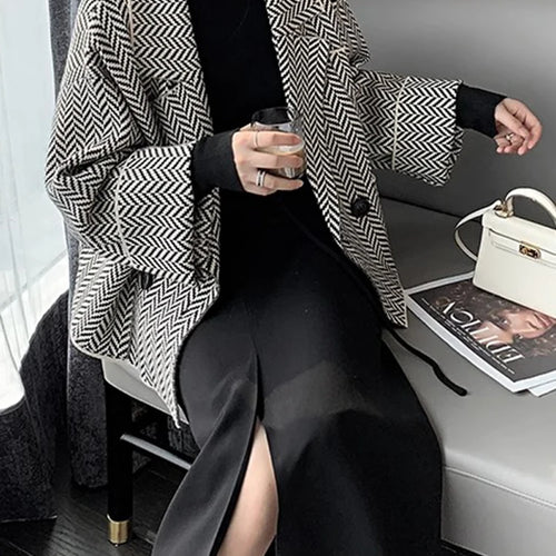 Load image into Gallery viewer, Autumn Winter Korean Fashion Woolen Jacket Oversize Loose Sweater Short Coats Female Pockets Elegant Office Lady Clothing
