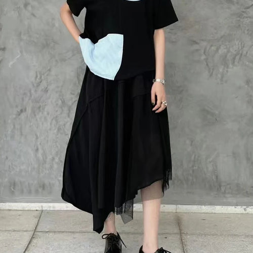 Load image into Gallery viewer, Women Black Color-block Textured Big Size T-shirt New Round Neck Short Sleeve Fashion Tide Spring Summer 2025 1DJ1220
