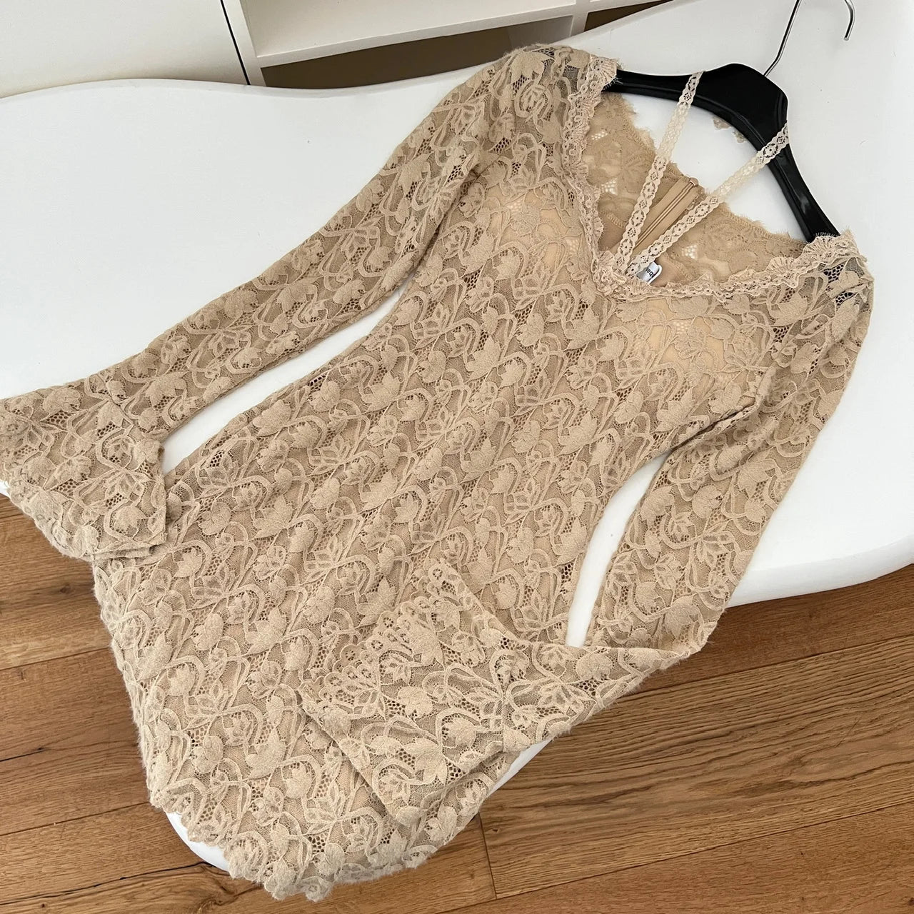 Autumn Ladies Brown Lace V-neck Party Mini Dress French High Waist Sexy Club Elegant Zipper Wrap Hip Pleated Short Dress Popular