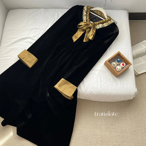 Load image into Gallery viewer, French Fashion Retro Women Black Velvet Patchwork V-neck Bow Slim Dress Autumn Winter Long Sleeved High Waist Pleated Dress Chic
