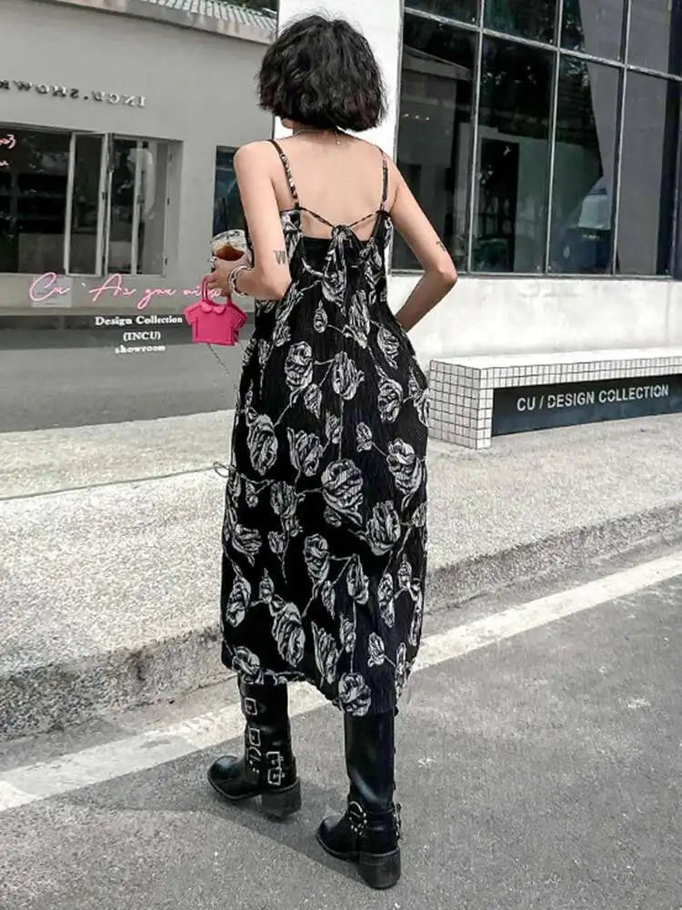 Women Apricot Pleated Printed Elegant Spaghetti Strap Dress New V-Neck Sleeveless Fashion Tide Spring Summer 2025 1DH4770