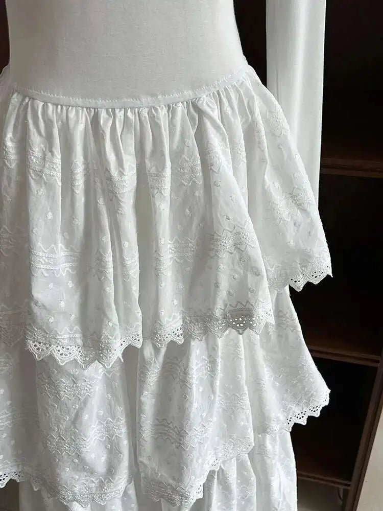 Women White Brief Slim Elegant Layers Long Cake Dress New V-Neck Long Sleeve Fashion Tide Spring Autumn 2025 1DH9982