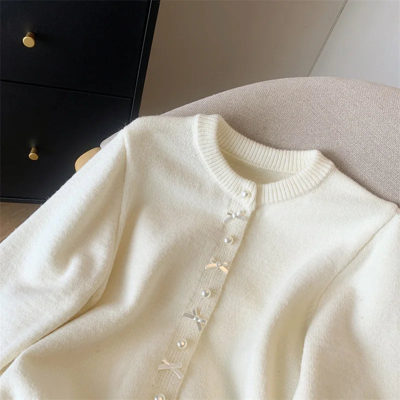 Autumn Winter Sweet Retro Red Bow Pearl Button Knit Cardigan Tops French Fashion Women White Single Breasted Long Sleeve Sweater