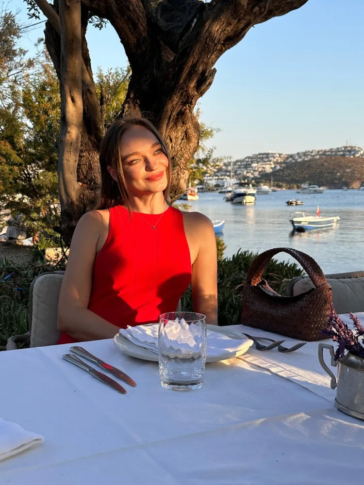 Red Sleeveless Knit Dress For Women Fashion Hollow Out O Neck Pleated Maxi Dress Ladies Solid Beach Party Long Dress