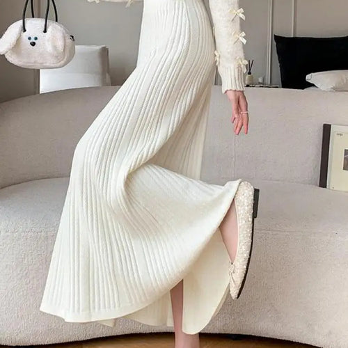 Load image into Gallery viewer, Vintage Women's Solid Elegant Party Knitted Long Skirt High Waist Pleated Warm Vacation A-line Skirts 2024 Autumn Winter Popular
