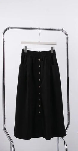 Load image into Gallery viewer, Korean Black Single Breasted Vacation Pleated Skirt Women's 2024 Autumn Winter Brown Elegant High Waist Plus Size Long Skirt New
