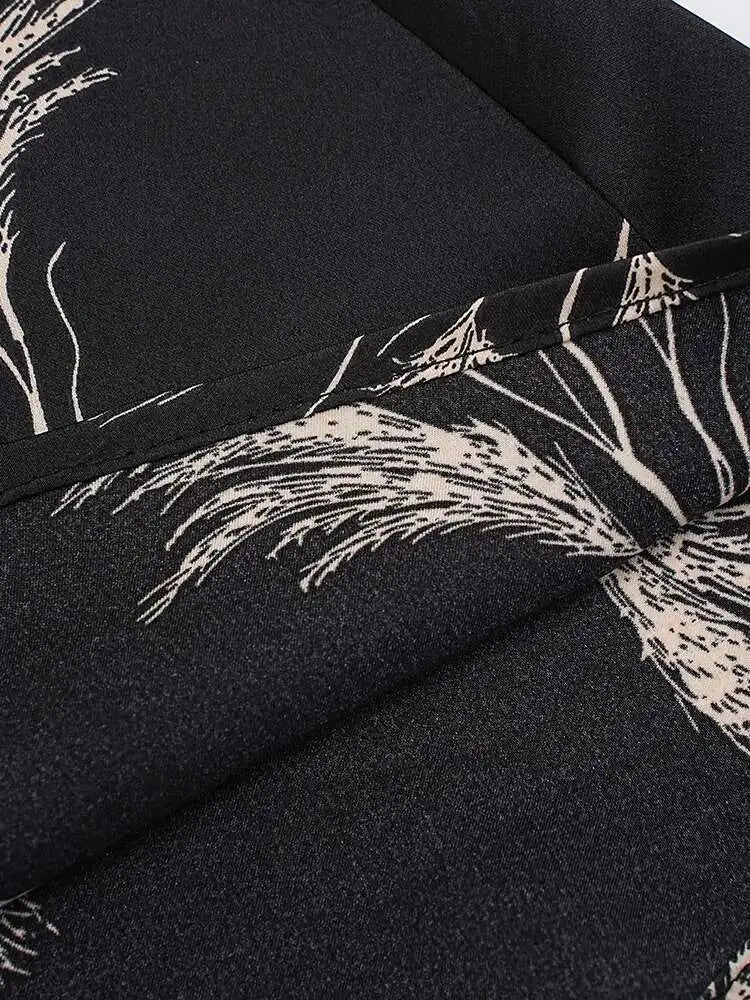 Women Beige Striped Printed Belted Elegant Midi Dress New V-Neck Sleeveless Fashion Tide Spring Summer 2025 CPG1504