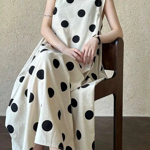 Load image into Gallery viewer, Women White Dot Printed Pleated Big Size Elegant Dress New Round Neck Sleeveless Fashion Tide Spring Summer 2025 1DJ0367
