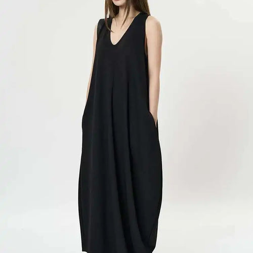 Load image into Gallery viewer, Women Black Brief Irregular Shaped Pocket Long Elegant Dress New V-Neck Sleeveless Fashion Tide Spring Autumn 2025 1DH9419
