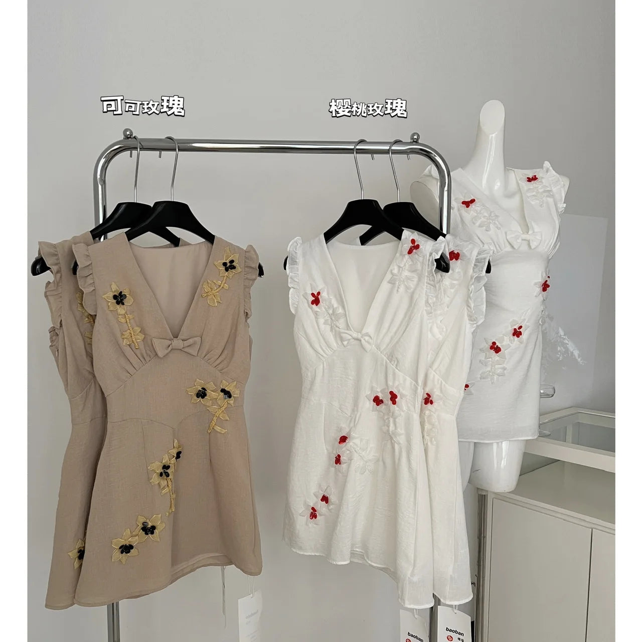 French Vintage Women's White Flower V Neck Elegant Holiday Short Vest Dress Summer Brown Sleeveless Ruffles Party Dress New Chic