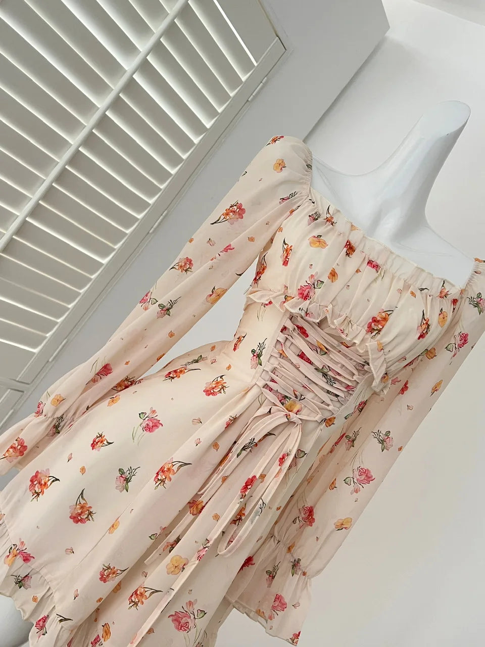 Spring Vintage Beige Floral Long Sleeved Party Short Dress Women Square Neck Elegant Vacation Backless Ruffles Dresses 2025 Chic