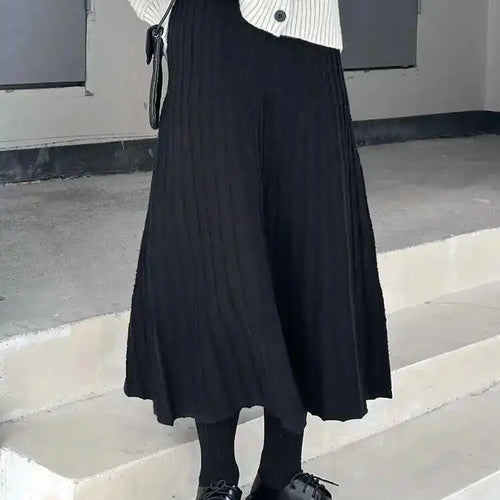 Load image into Gallery viewer, High Elastic Waist Black Pleated Knitting Sweater A-line Half-body Skirt Women Fashion Tide New Autumn Winter 2025 1DH9208
