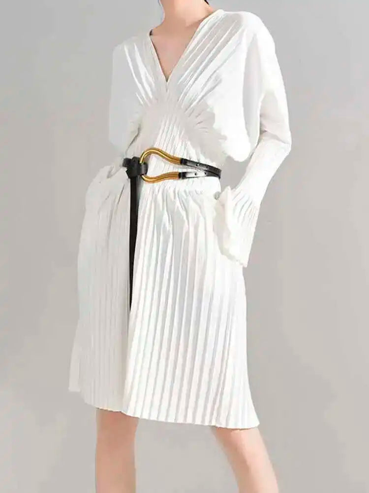 Women White Pleated Elegant Big Size Midi Shirt Dress New V-Neck Long Flare Sleeve Fashion Tide Spring Autumn 2025 1W3260