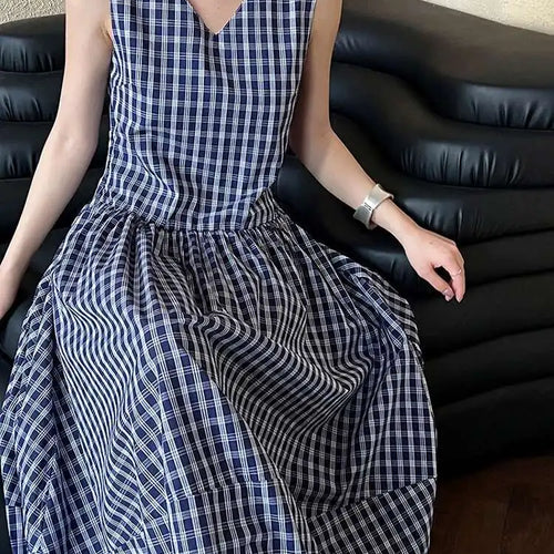 Load image into Gallery viewer, Women Dark Blue Plaid Pocket Vintage Long Elegant Vest Dress New V-Neck Sleeveless Fashion Tide Spring Summer 2025 1DJ0667
