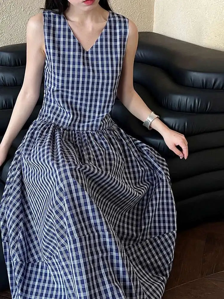 Women Dark Blue Plaid Pocket Vintage Long Elegant Vest Dress New V-Neck Sleeveless Fashion Tide Spring Summer 2025 1DJ0667