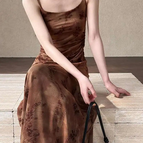 Load image into Gallery viewer, Women Brown Printed Vintage Long Spaghetti Strap Dress New Round Neck Sleeveless Fashion Tide Spring Summer 2025 1DJ0289
