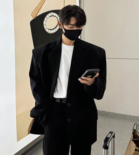 Business Casual Male Suit Jackets Shoulder Padded Lapel Single Breasted Solid Color Male Blazers Simple Menswear 9C9208