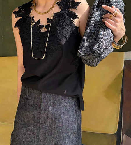 Solid Spliced Appliques Temperament Vests for Women V Neck Sleeveless Minimalist Vest Female Fashion Clothing New