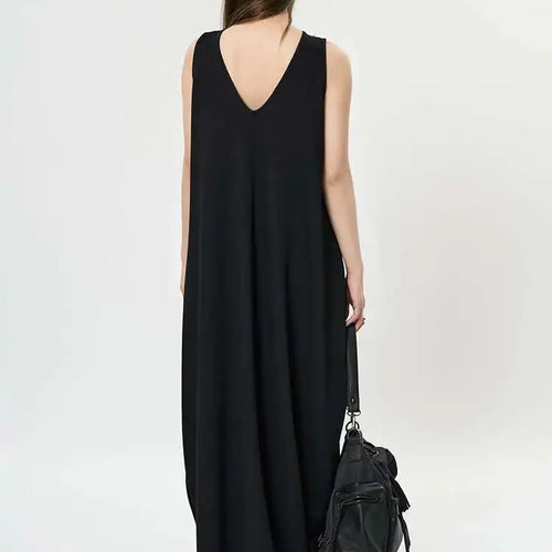 Load image into Gallery viewer, Women Black Brief Irregular Shaped Pocket Long Elegant Dress New V-Neck Sleeveless Fashion Tide Spring Autumn 2025 1DH9419
