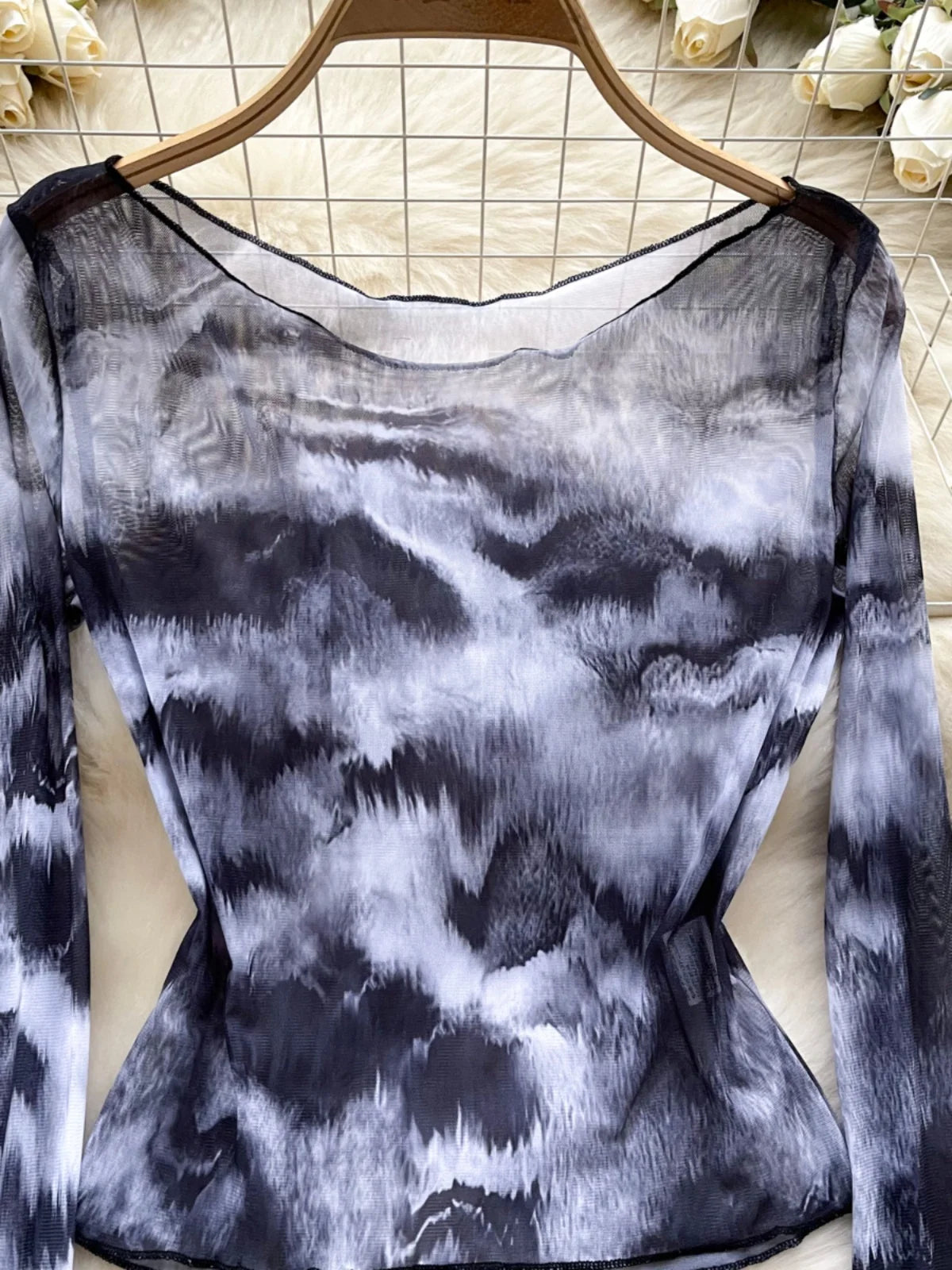 Vintage Black Tie Dye Elegant Slim Long Sleeved T-shirt For Women 2024 Spring Autumn New Vacation Versatile Tops Trendy Fashion