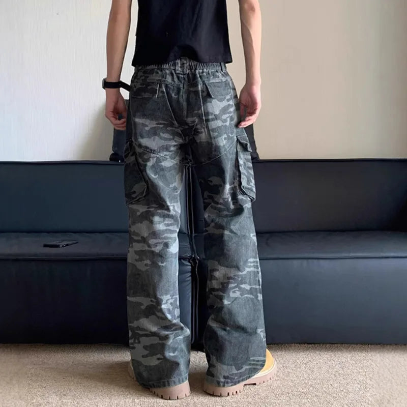 High Style Men's Denim Pants Pleated Camouflage Cargo Slant Pocket Jeans Loose Straight Wide Leg Male Trousers Tide 9C8607