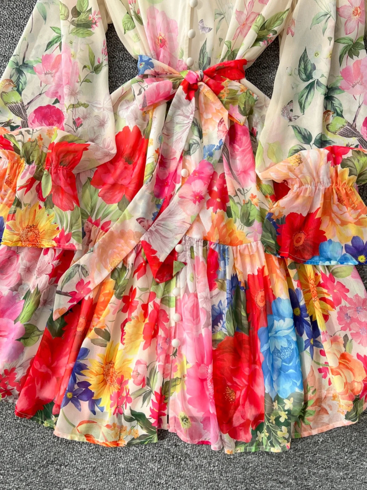 Bohemian Women Beige Flower Vacation Temperament Bandage Pleated Short Dresses Spring V Neck High Waist Party Prom Dress Popular