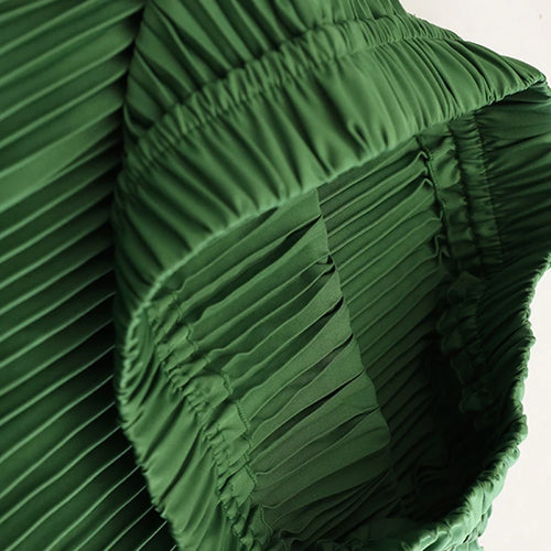 Load image into Gallery viewer, High Elastic Waist Red Bow Rhinestones Pleated A-line Half-body Skirt Women Fashion Tide New Spring Autumn 2025 1DJ1260
