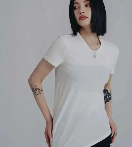 Women White Black Irregular Hem Holes Slim T-shirt New Round Neck Short Sleeve Fashion Tide Spring Summer 2025 1DE8432