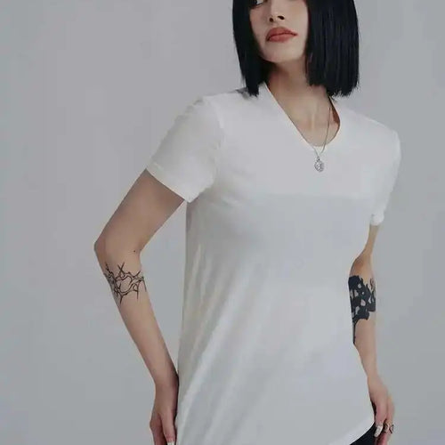 Load image into Gallery viewer, Women White Black Irregular Hem Holes Slim T-shirt New Round Neck Short Sleeve Fashion Tide Spring Summer 2025 1DE8432

