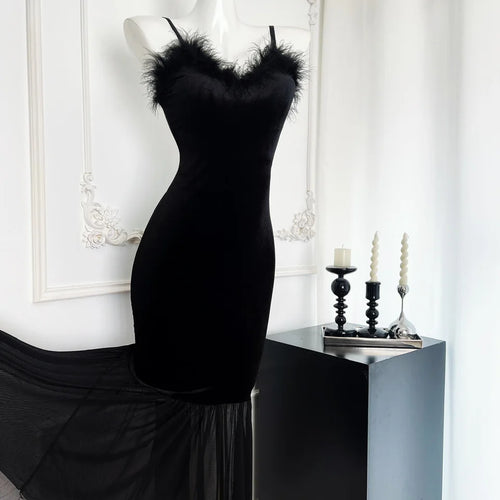 Load image into Gallery viewer, Autumn French New Sexy Long Dress Women Fashion Black Velvet Patchwork Mesh Plush V Neck Sleeveless Slim Backless Fishtail Dress
