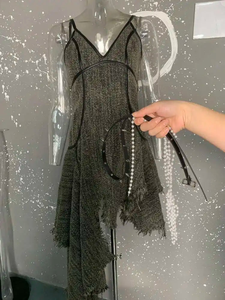 Women 25% Wool Irregular Tassels Burr Hem Vintage Dress New V-Neck Sleeveless Fashion Tide Autumn Winter 2025 1DH4036