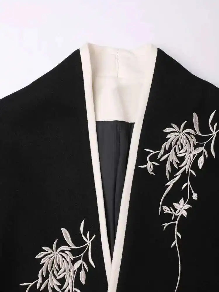 Black Embroidery Belted Big Size Woolen Coat New V-neck Long Sleeve Women Jacket Fashion Tide Autumn Winter 2025 CPG1079