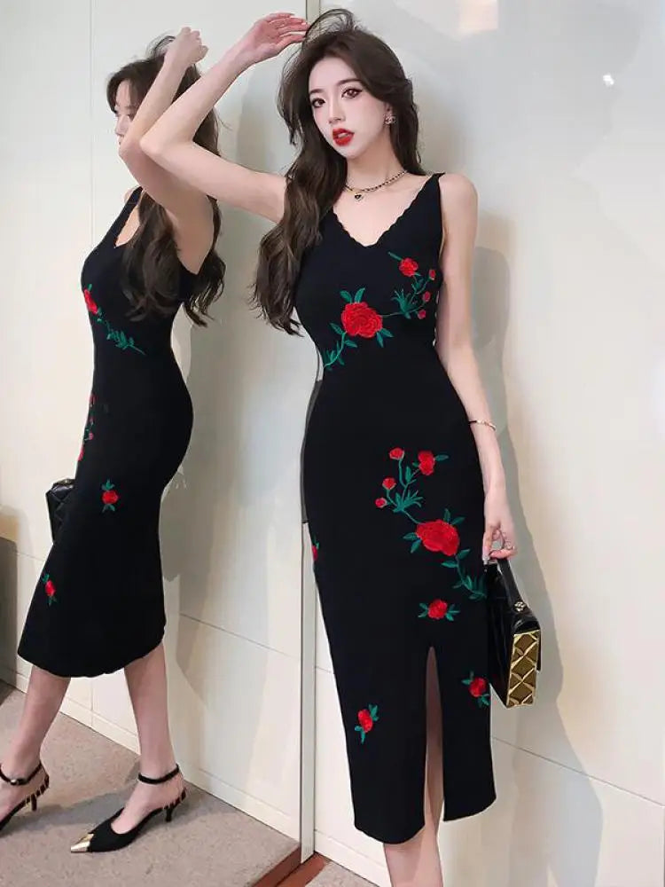 Korean Women's Black Rose Flower Embroidery V-neck Slim Knitted Slip Long Dress Summer Retro Sleeveless Wrapping Hip Split Dress