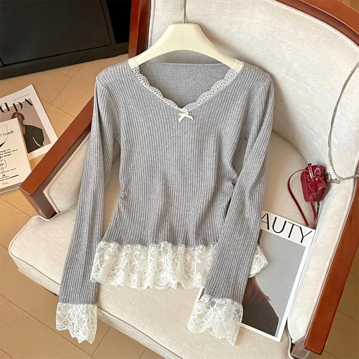 Korean Autumn Winter Sweet Patchwork Elegant Pullover Short Sweater Women's 2024 New V Neck Long Sleeved Knitted Tops Streetwear