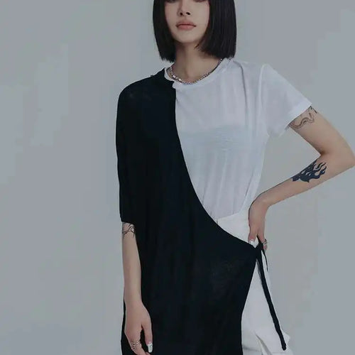 Load image into Gallery viewer, Women White Color-block Irregular Casual T-shirt New Round Neck Short Sleeve Fashion Tide Spring Summer 2025 1DE8091
