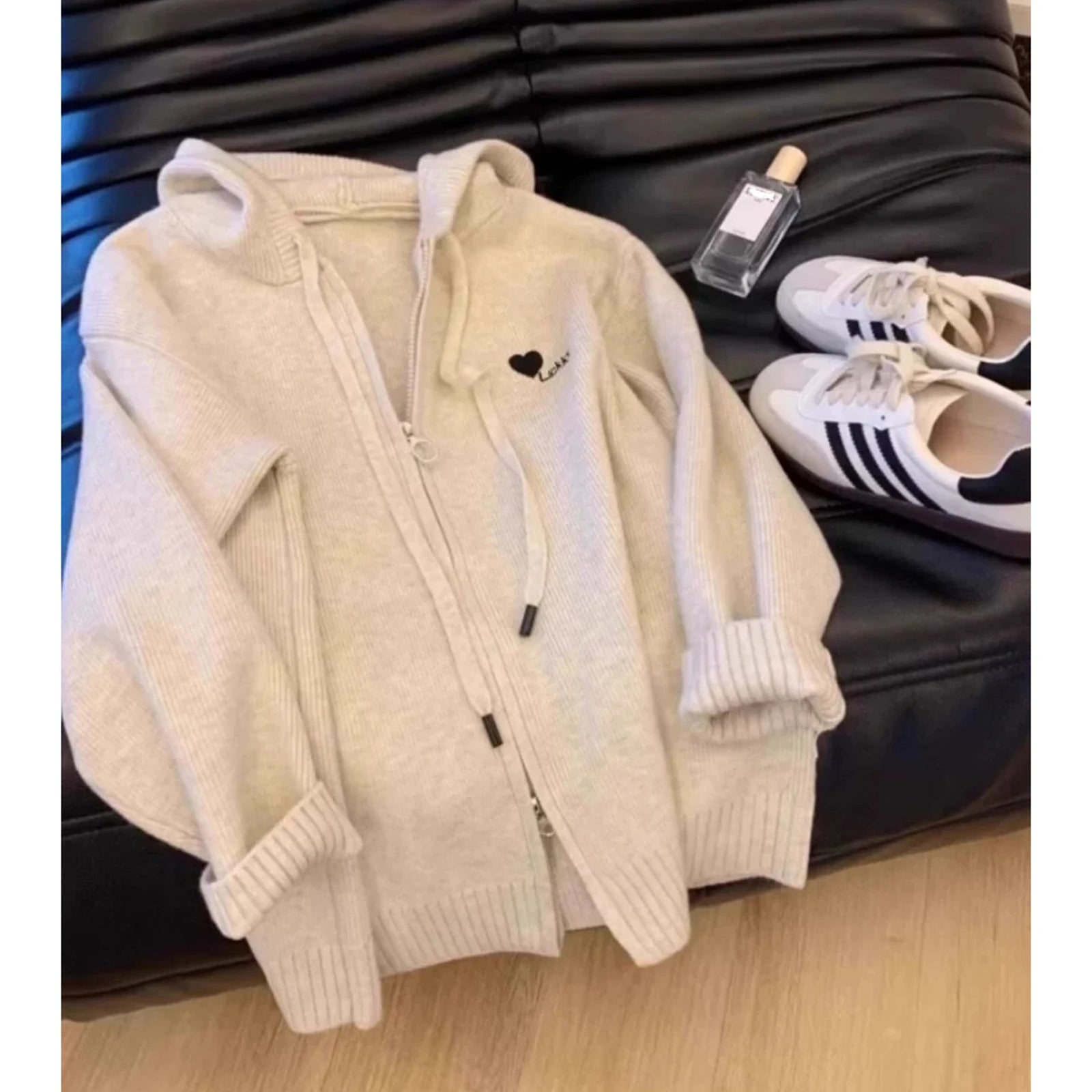 Korean New Women Beige Heart Shaped Embroidered Long Sleeve Zipper Cardigan Sweater Autumn Winter Holiday Hooded Knitwears Tops